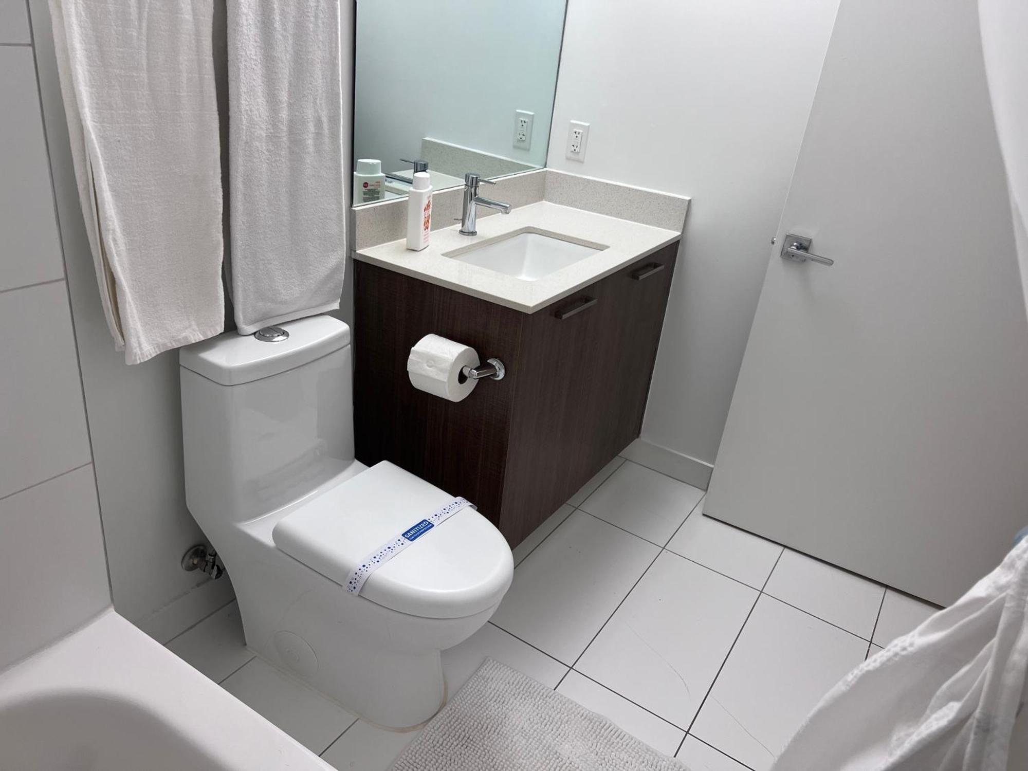 Master Bed Room In Calle Ocho Miami Dış mekan fotoğraf